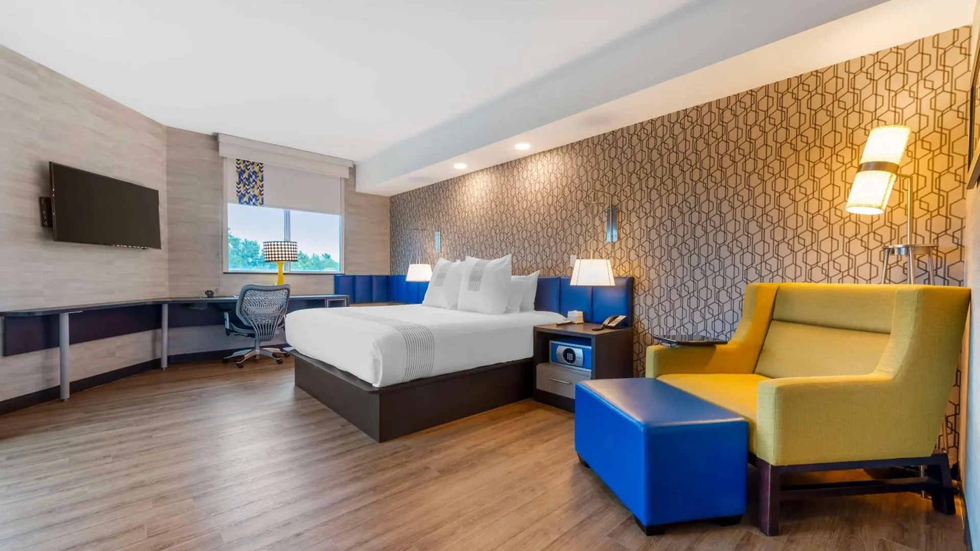 Glo Best Western Kanata Ottawa West 3*,