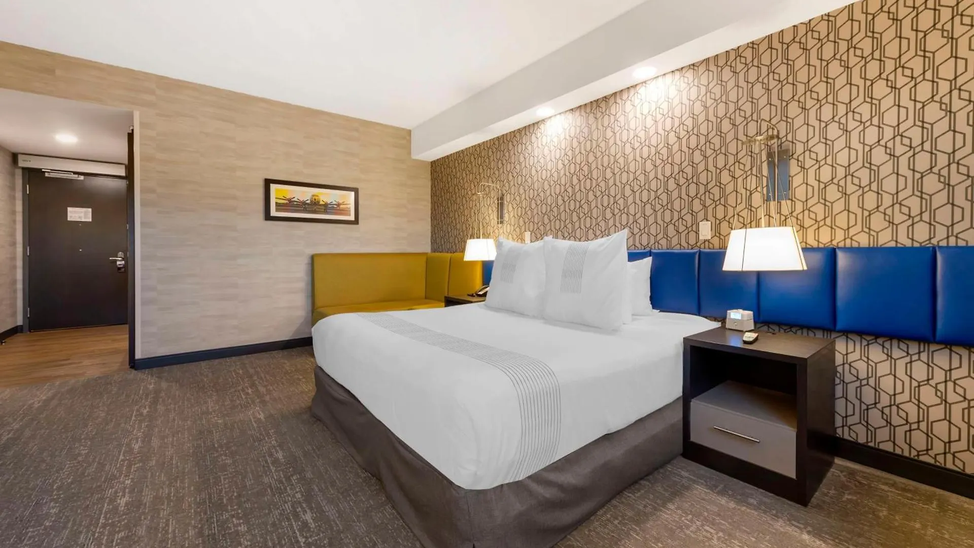 Glo Best Western Kanata Ottawa West