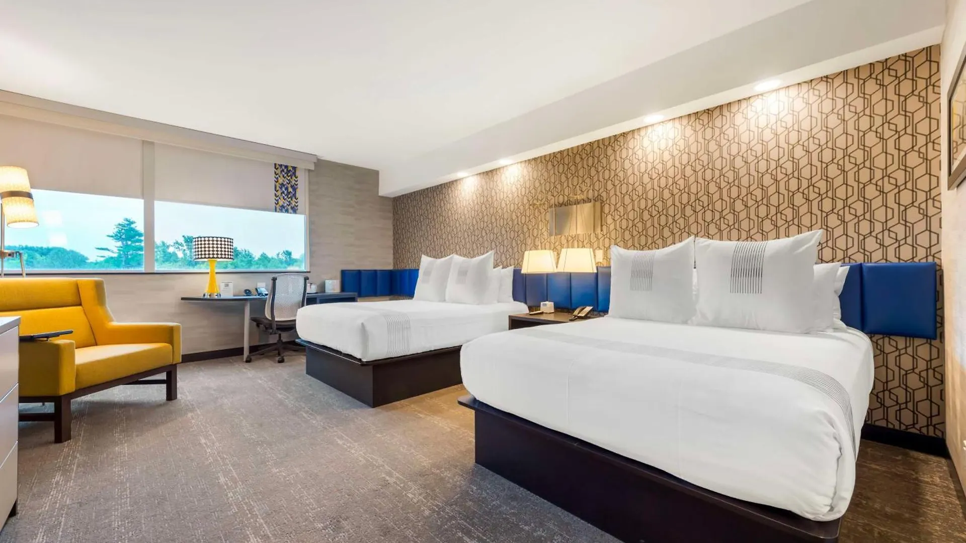 Glo Best Western Kanata Ottawa West Hotel